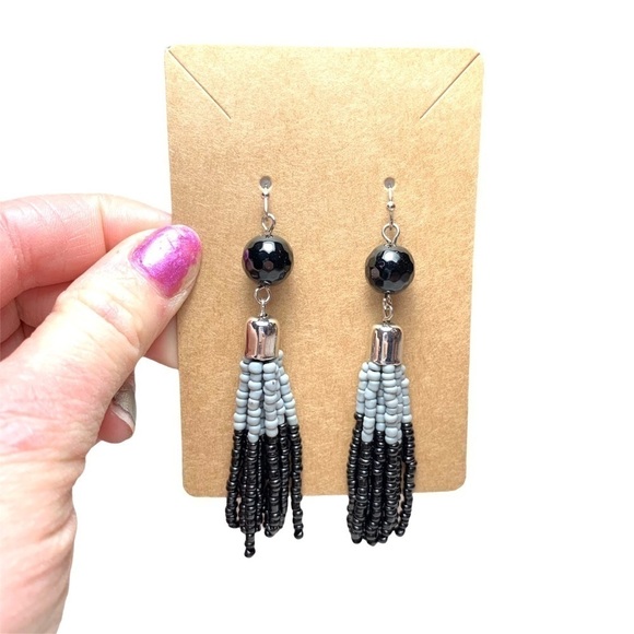 Boho Black Gray Silver Tone Tassel Fringe Earring - Picture 5 of 8